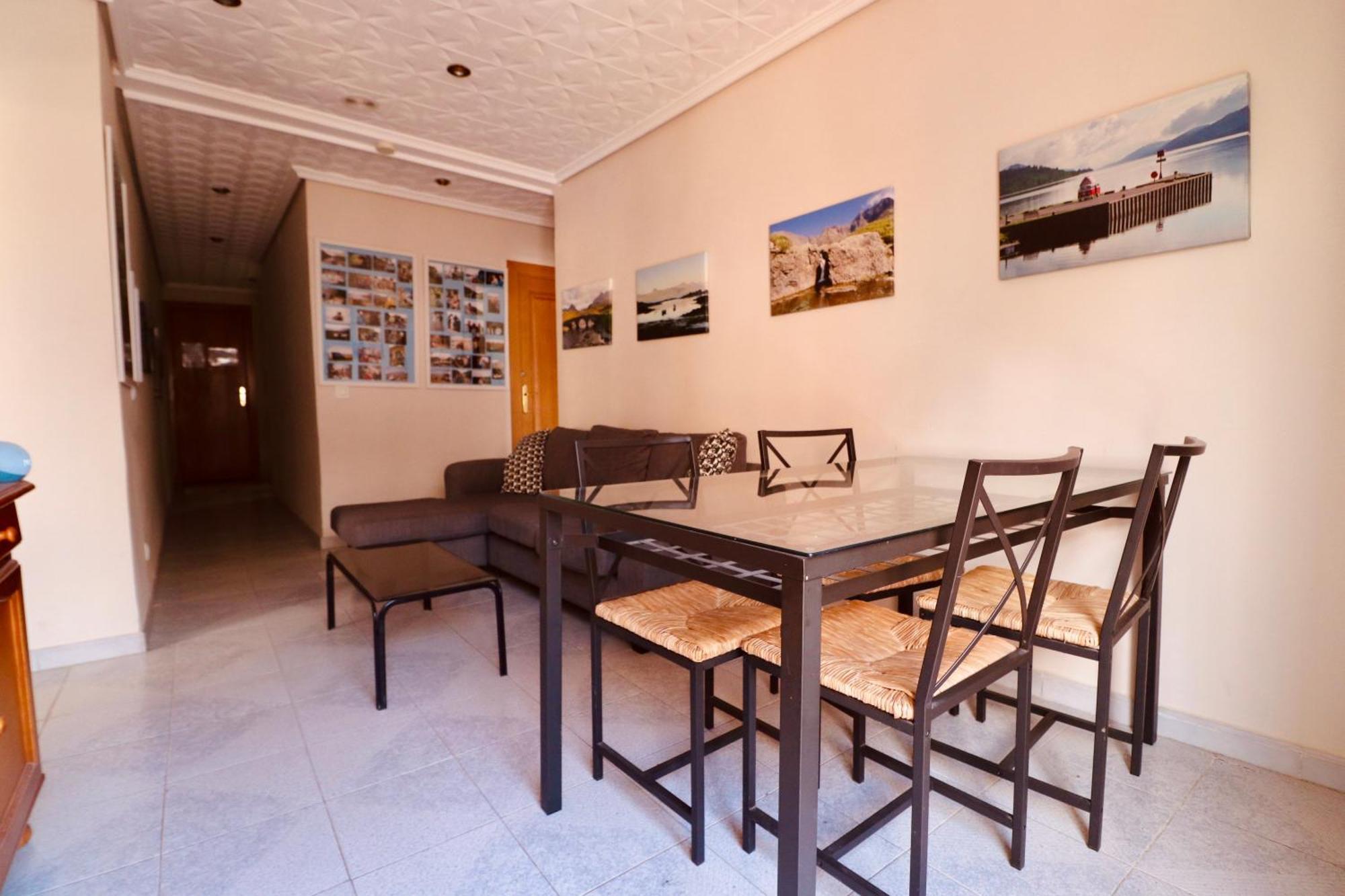 2 Bed Apartment, Great Location, 500m From Apartment Valencia